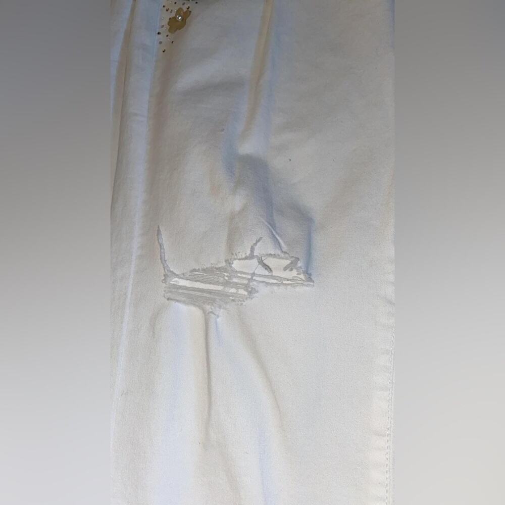 Cristina Barros Women's White Floral Embroidery Jeans - Straight Leg Cotton - Picture 8 of 10